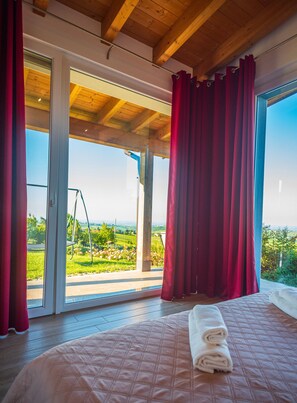 3 bedrooms, iron/ironing board, free WiFi, bed sheets - Villa 'Elios' with Mountain View, Wi-Fi and Air Conditioning (Unknown)