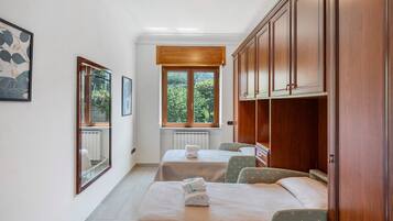 3 chambres, fer et planche à repasser, Wi-Fi gratuit, draps fournis