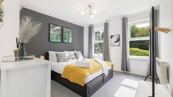 1 bedroom, iron/ironing board, internet, bed sheets