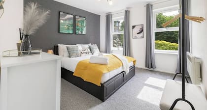 Stylish 1-Bed Luxury Retreat