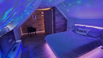 1 bedroom, free WiFi, bed sheets