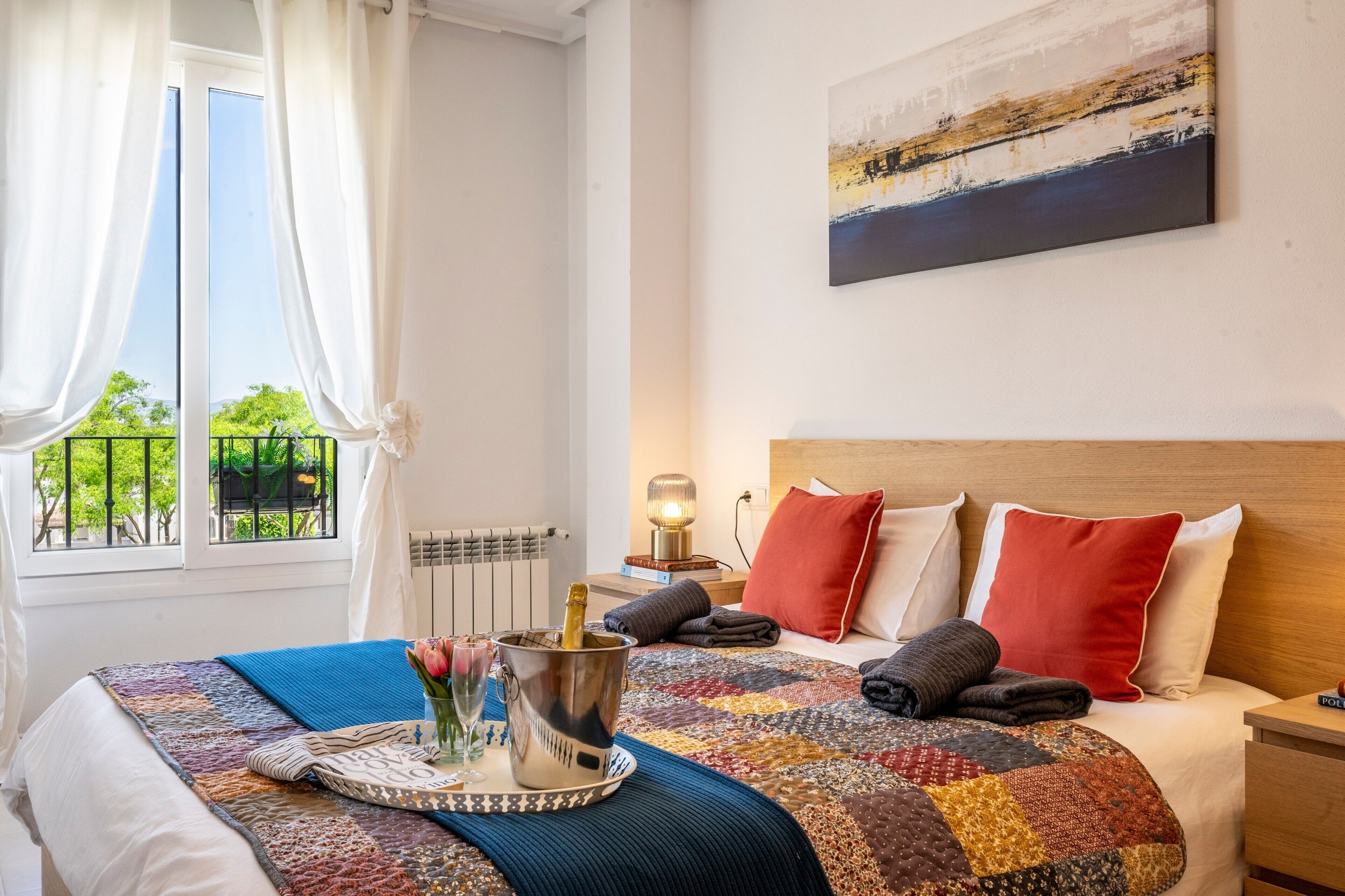 2 habitaciones, tabla de planchar con plancha y wifi gratis 