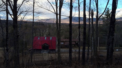 Charming Barn Carriage House in Green Mountains of Vermont Near Middlebury
