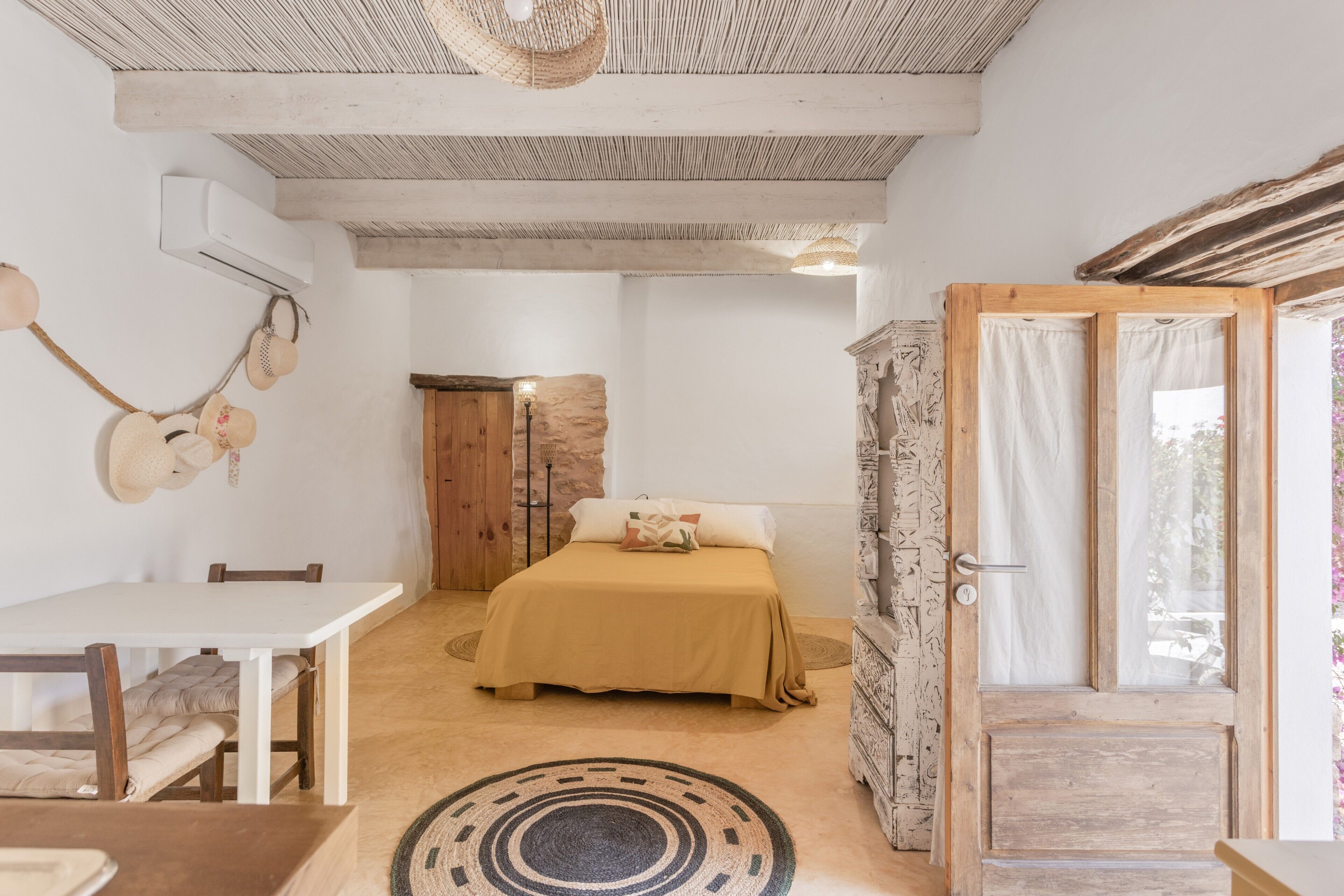 4 dormitorios, tabla de planchar con plancha, wifi gratis y ropa de cama