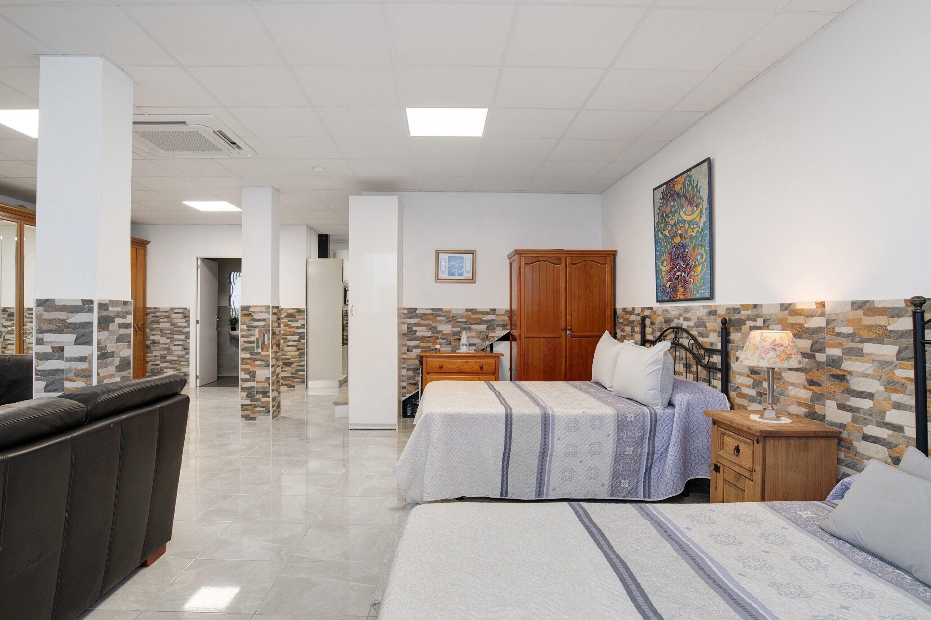 1 多间卧室、熨斗/熨衣板、免费 WiFi、床单