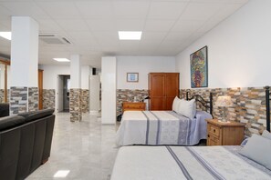 1 makuuhuone, silitysrauta/-lauta, ilmainen Wi-Fi, vuodevaatteet