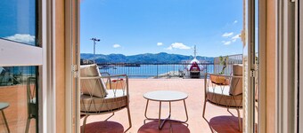 Apartment 'Terrazza Sul Mare' with Sea View, Wi-Fi and Air Conditioning