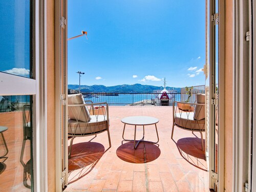 Apartment 'Terrazza Sul Mare' with Sea View, Wi-Fi and Air Conditioning