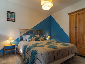 1 chambre, fer et planche Ă repasser, Wi-Fi gratuit, draps fournis