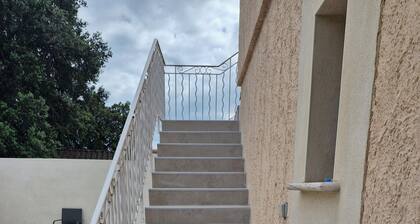 Deux chambre et sdb privée avec accÚs indépendant.