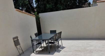 Deux chambre et sdb privée avec accÚs indépendant.