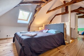 2 bedrooms, free WiFi, bed sheets