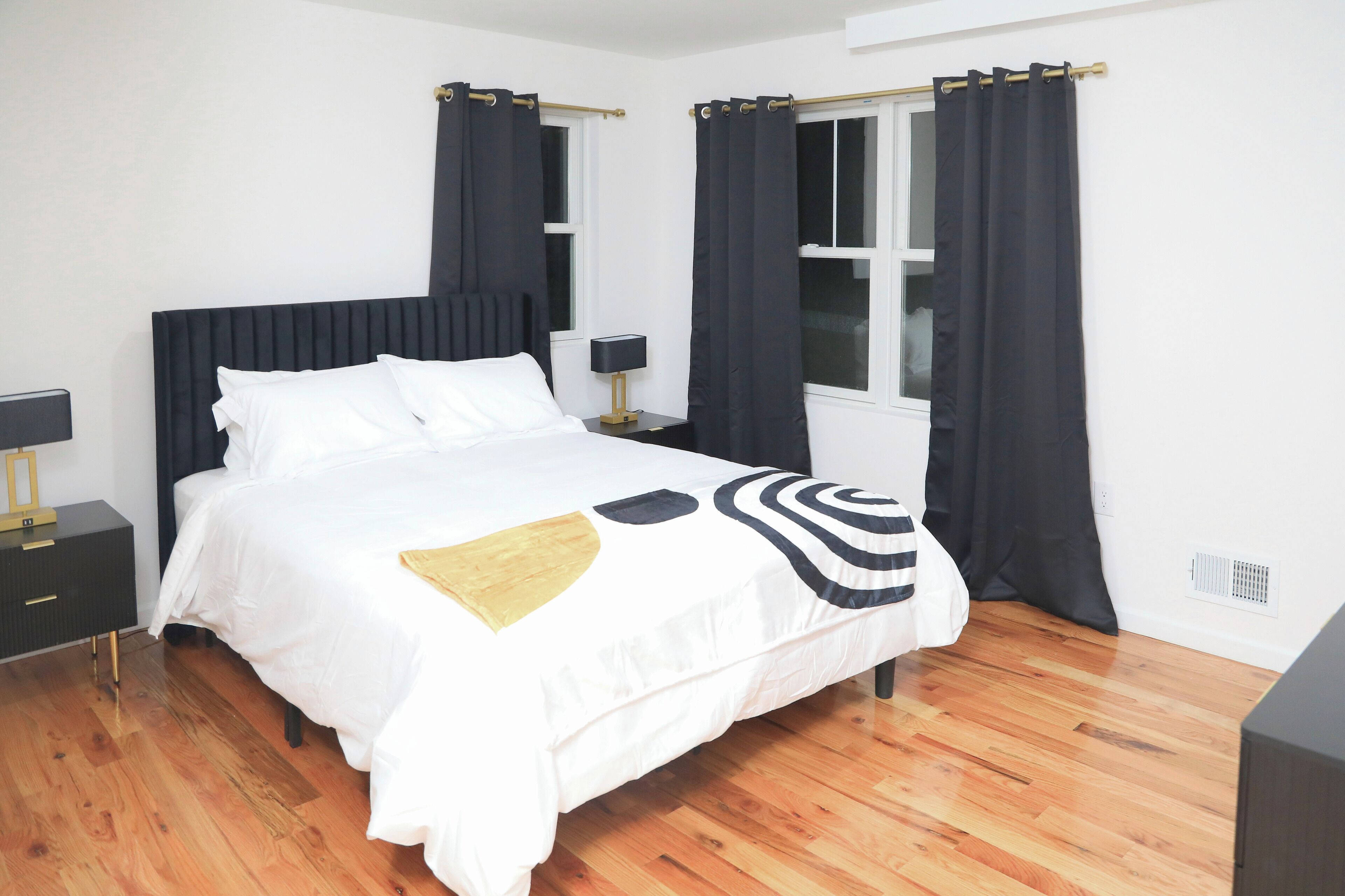 3 bedrooms, iron/ironing board, WiFi, bed sheets