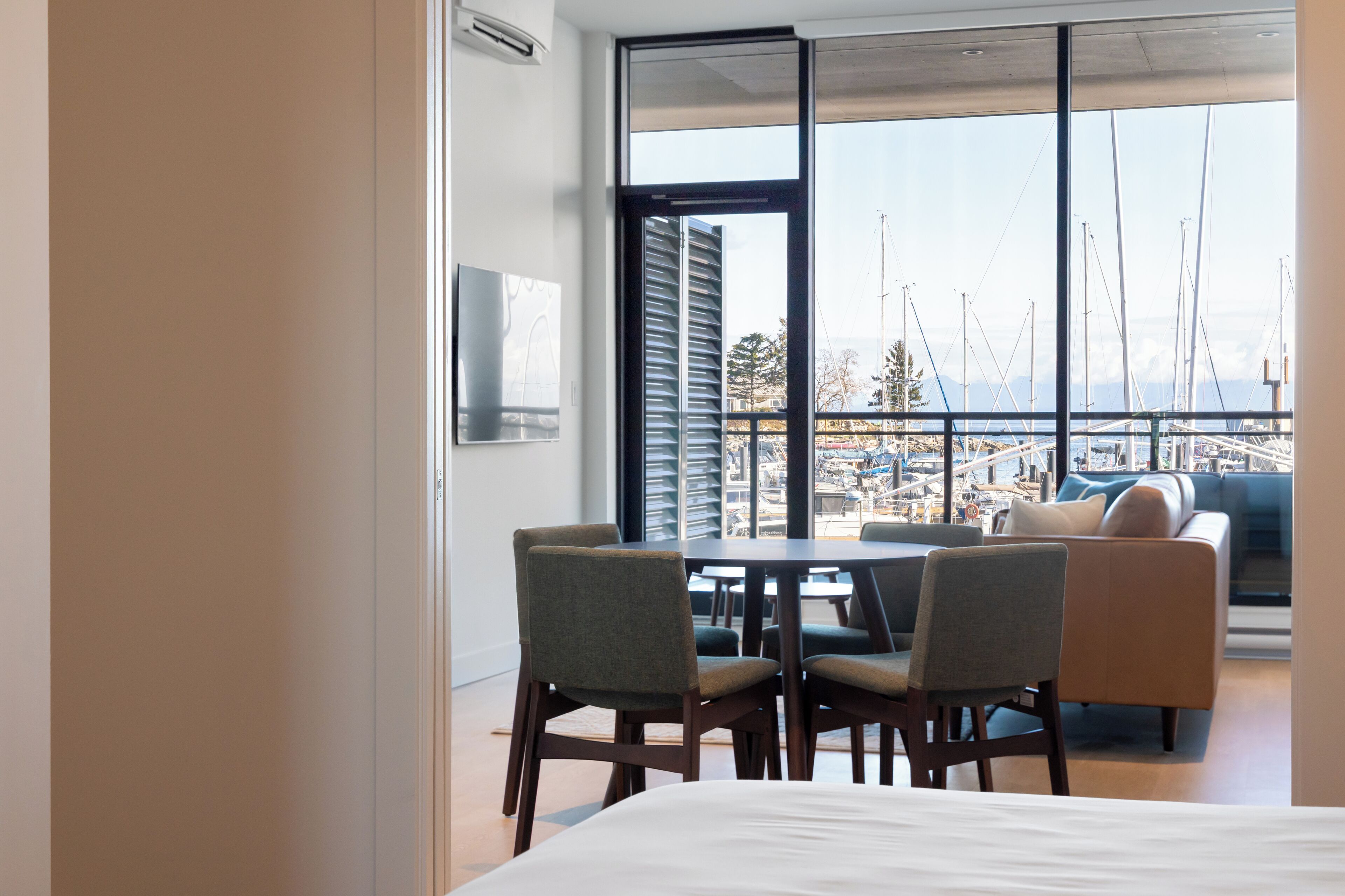 Căn hộ, 1 giường cỡ king, quang cảnh bến du thuyền | Khu phòng khách