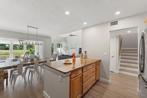 Dining - Sawgrass Villa | Beach Access • Pool Retreat (Ponte Vedra Beach)