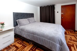2 chambres, fer et planche à repasser, Wi-Fi, draps fournis