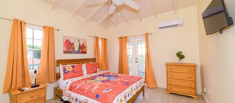 Charming 2-bedroom apartment with AC, WiFi in fabulous Saint John's