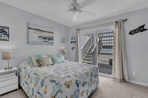 4 عدّة غرف نوم ومكتب ومكواة/لوح كي وسرير سفر