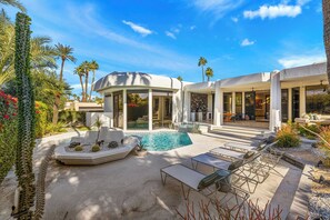 Unclassified image, 4 of 50, button