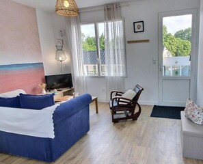 1 bedroom, iron/ironing board, free WiFi, bed sheets