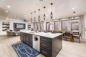 Interior - The Honu House (Hurricane)