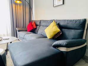 Appartement exclusif, 1 chambre, balcon | Aire de séjour
