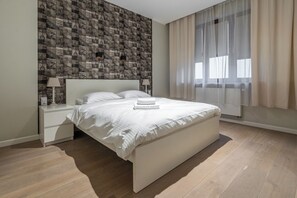 2 chambres, fer et planche à repasser, Wi-Fi, draps fournis