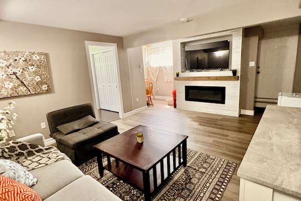 Smart TV, fireplace