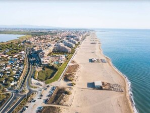 Aerial view - Mobilhome - 8 pers - 100m from the beach (Canet-en-Roussillon)