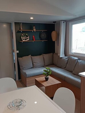 Interior - Mobil-home ★ Accès direct mer | Piscine, animations & clim - 6 pers (Canet-en-Roussillon)