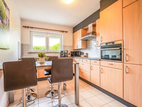 Fridge, microwave, oven, dishwasher