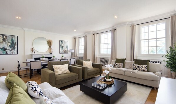 Smart-tv, pejs, bøger