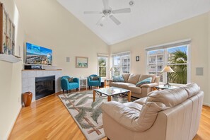 Een televisie, videogames, boeken en een stereo