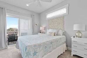 6 bedrooms, WiFi - "Conning Tower" Second Row, 6 Bedroom, 6.5 Bathroom, Elevator, Canal Access! (Holden Beach)