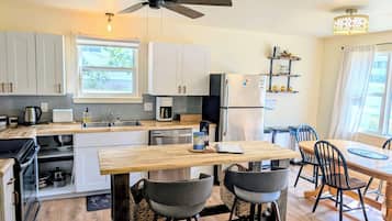 Micro-ondas, fogão, cooktop, lava-louças