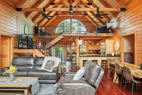 Secluded Nashville Luxury Lodge