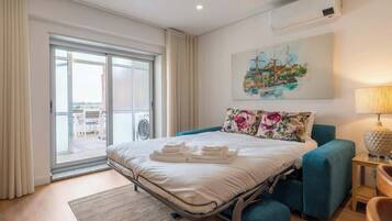 1 室のベッドルーム、アイロン / アイロン台、WiFi (無料)、ベッドシーツ