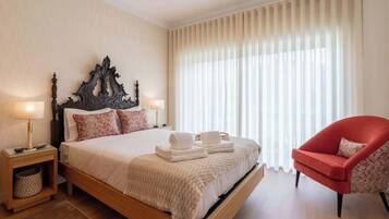 1 slaapkamer, een strijkplank/strijkijzer, gratis wifi, beddengoed