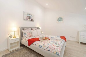 1 chambre, fer et planche à repasser, lit parapluie, Wi-Fi gratuit