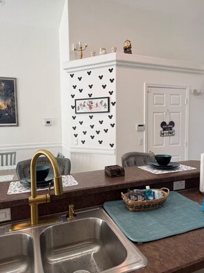 Interior - Why stay in a hotel when you can have this entire home for your next gateway. (Davenport)