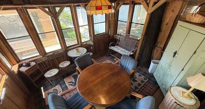 Great Lakes Getaway Cottage w/ Private Beach Access & More