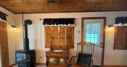 Great Lakes Getaway Cottage w/ Private Beach Access & More