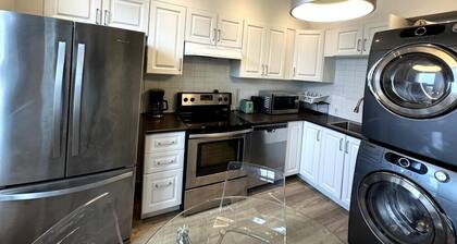 Urban Getaway in Hochelaga – Bright 1BR Apartment