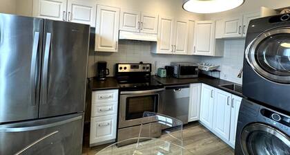 Urban Getaway in Hochelaga – Bright 1BR Apartment