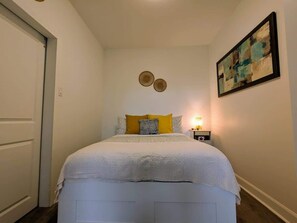 1 dormitorio, tabla de planchar con plancha, cuna de viaje y wifi gratis