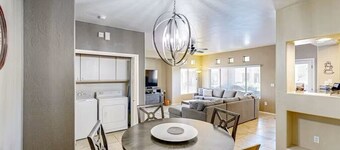 Charming 2-bedroom condo with AC, WiFi in serene Oro Valley