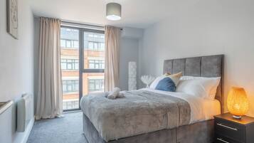 2 bedrooms, iron/ironing board, free WiFi, bed sheets