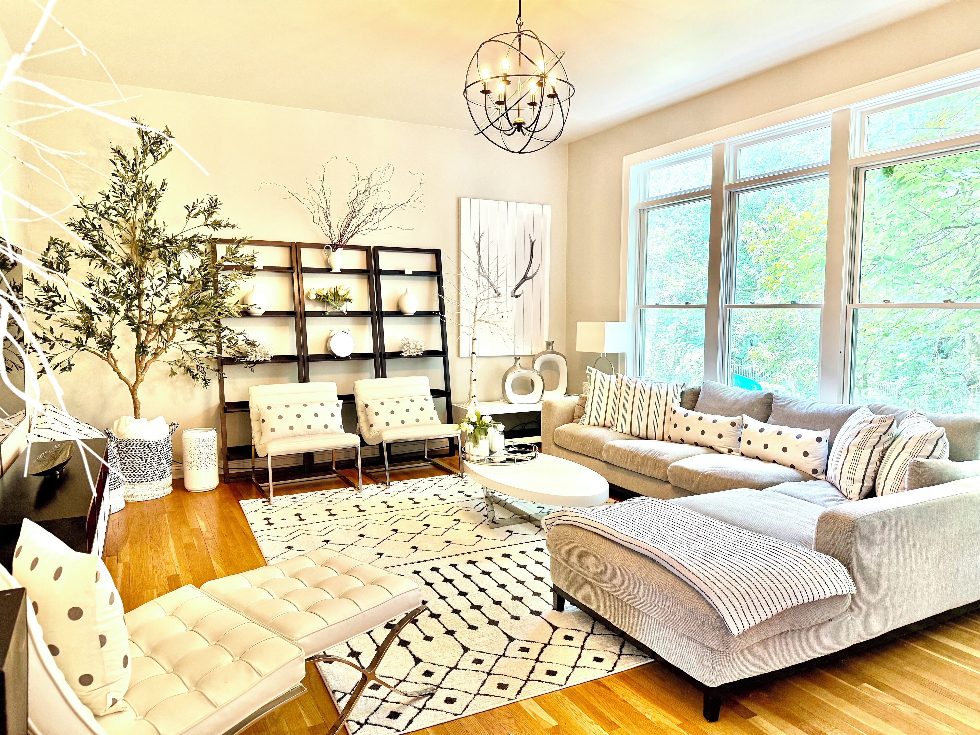 TV connectée, cheminée, espaces bureaux, imprimantes