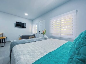 1 bedroom, WiFi, bed sheets - The Fern Studio: Cozy & Modern for Nature Lovers (Jaco)