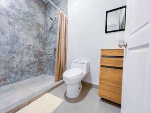 Shower - The Fern Studio: Cozy & Modern for Nature Lovers (Jaco)